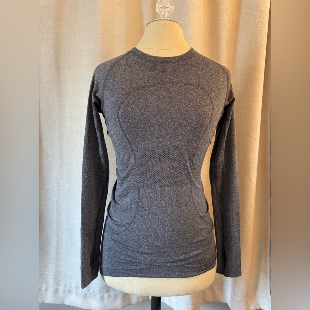 Lululemon swiftly tech long sleeve size XS